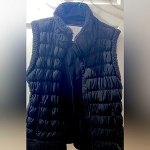 Calvin Klein Performace vest with fleece lined edges